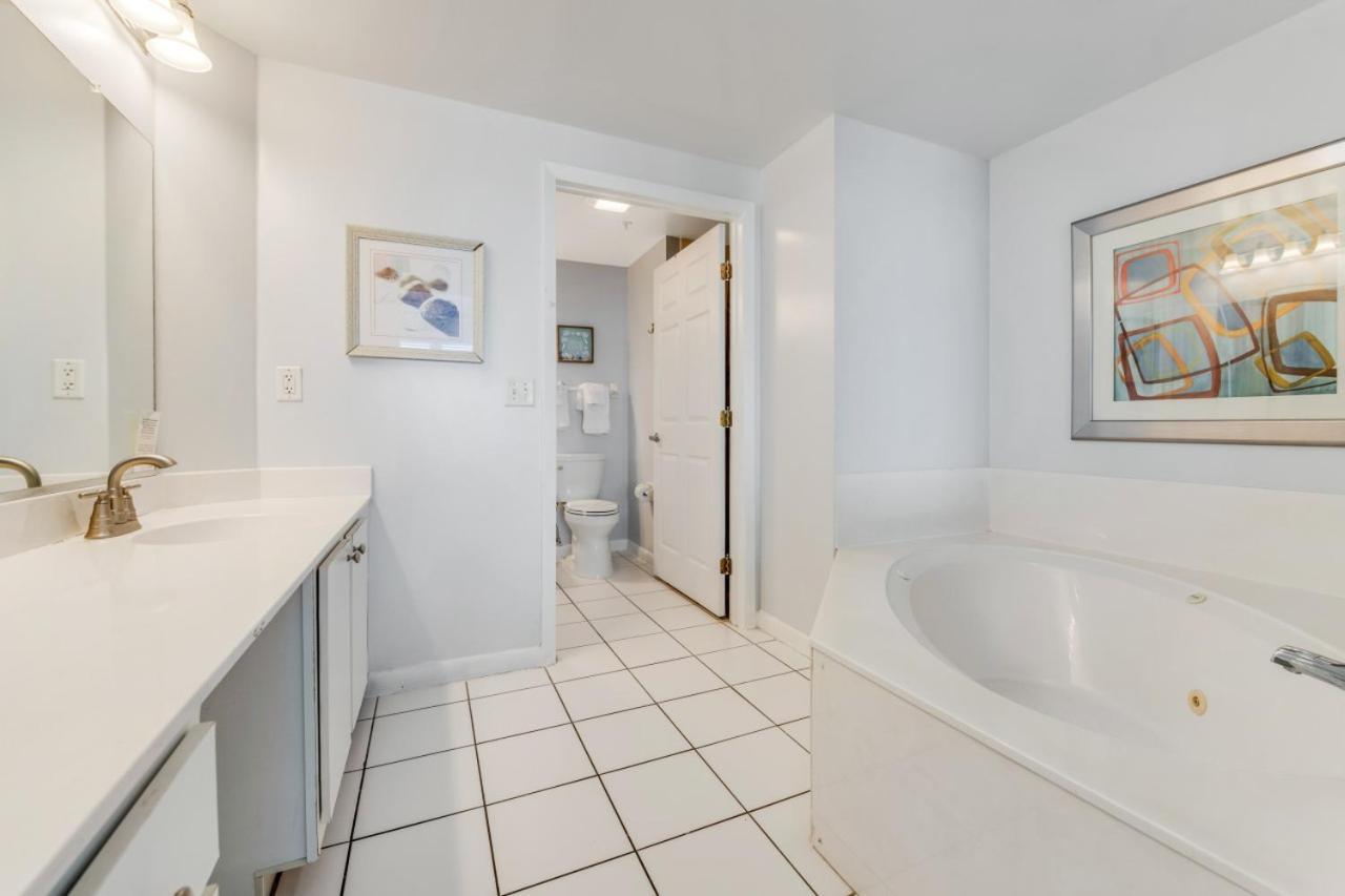 Newly Renovated 11th Floor 3 Bedroom Oceanfront Views