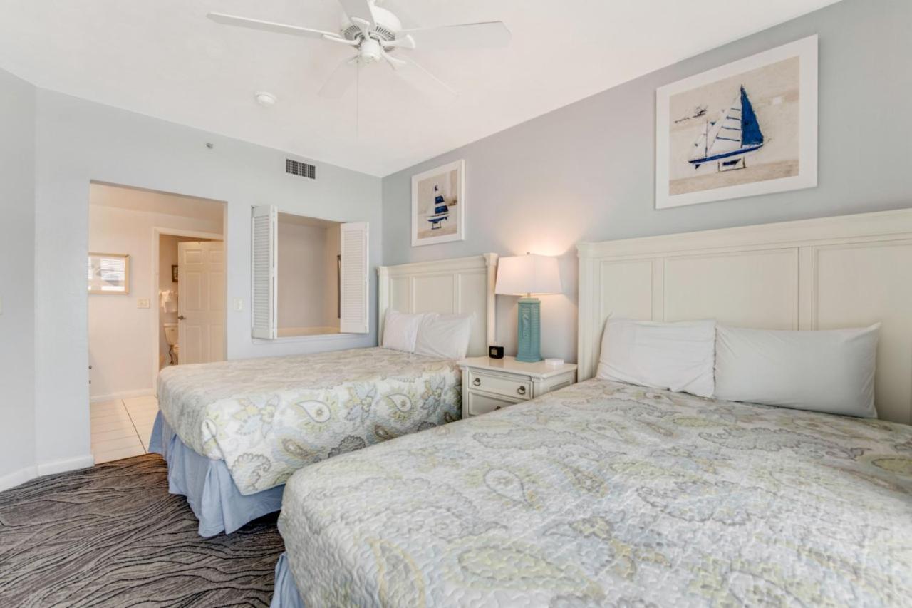 Newly Renovated 11th Floor 3 Bedroom Oceanfront Views Holiday home