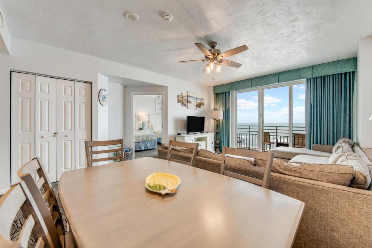 Holiday home Newly Renovated 11th Floor 3 Bedroom Oceanfront Views *