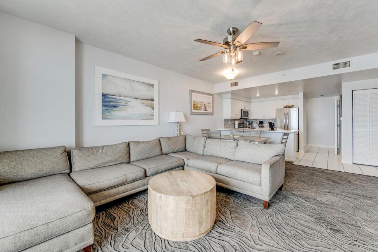 Newly Renovated 11th Floor 3 Bedroom Oceanfront Views Holiday home