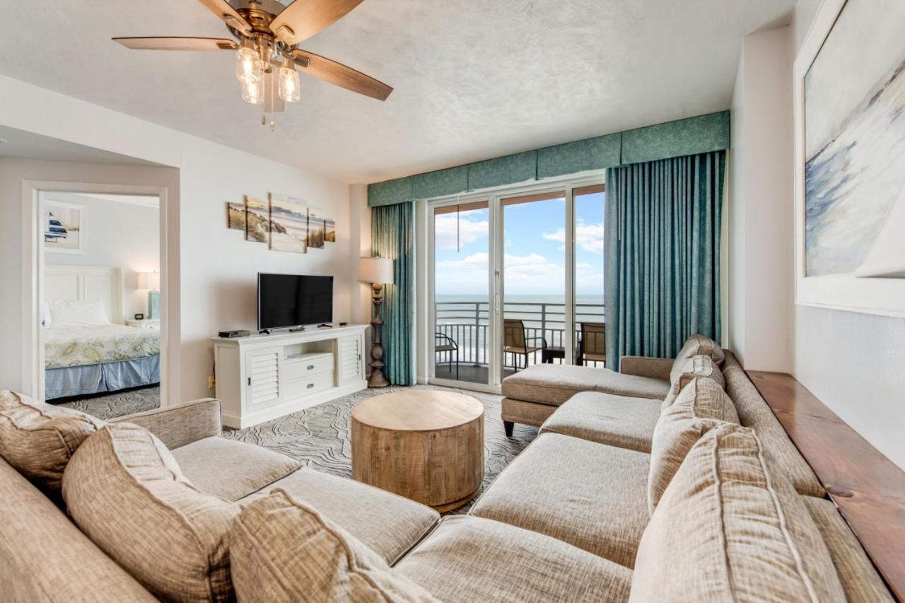Holiday home Newly Renovated 11th Floor 3 Bedroom Oceanfront Views *