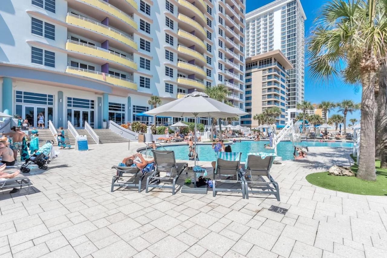 Newly Renovated 11th Floor 3 Bedroom Oceanfront Views Holiday home