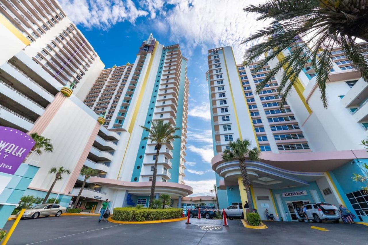 Newly Renovated 11th Floor 3 Bedroom Oceanfront Views Holiday home *