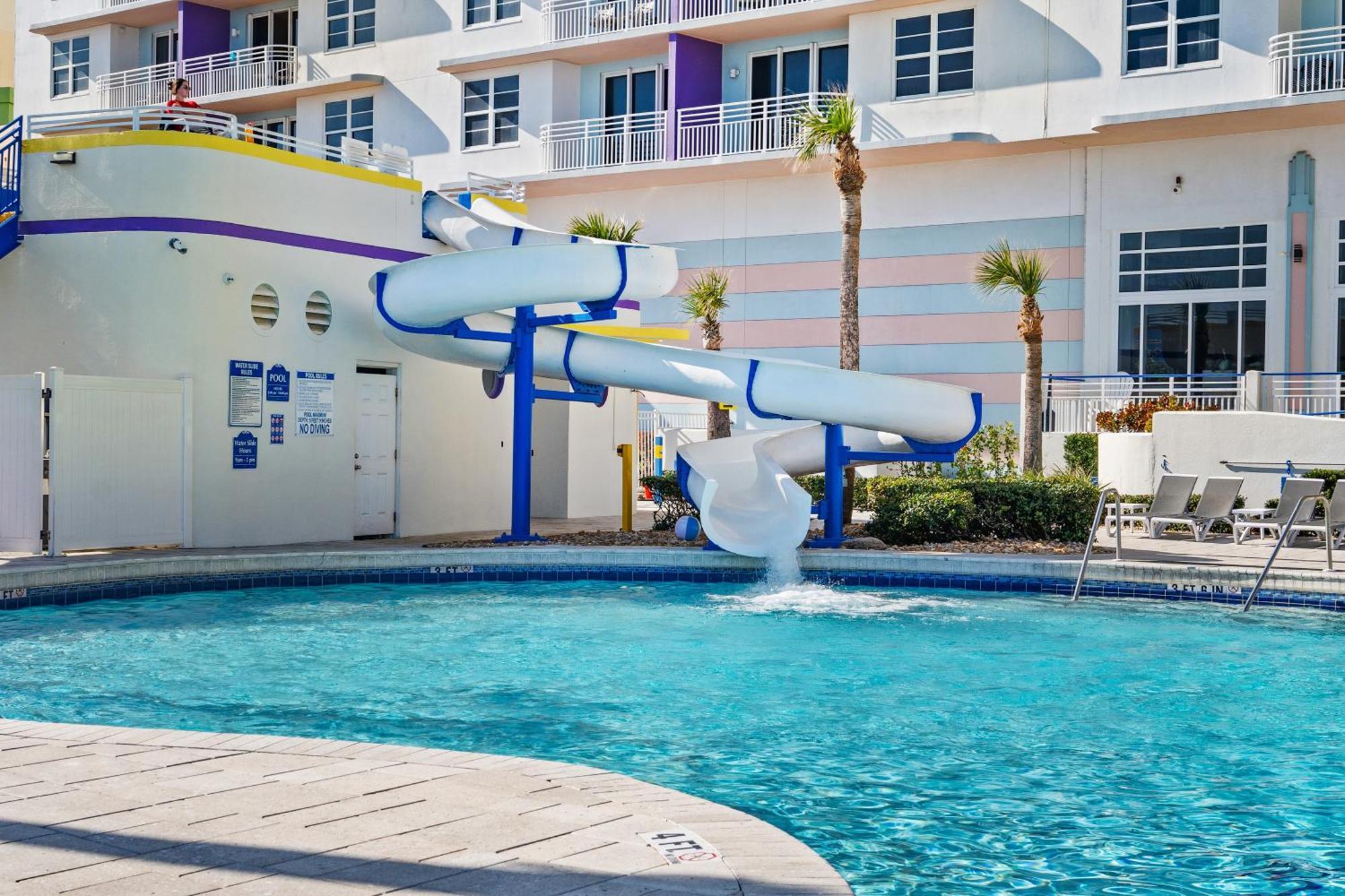 Newly Renovated 11th Floor 3 Bedroom Oceanfront Views Holiday home